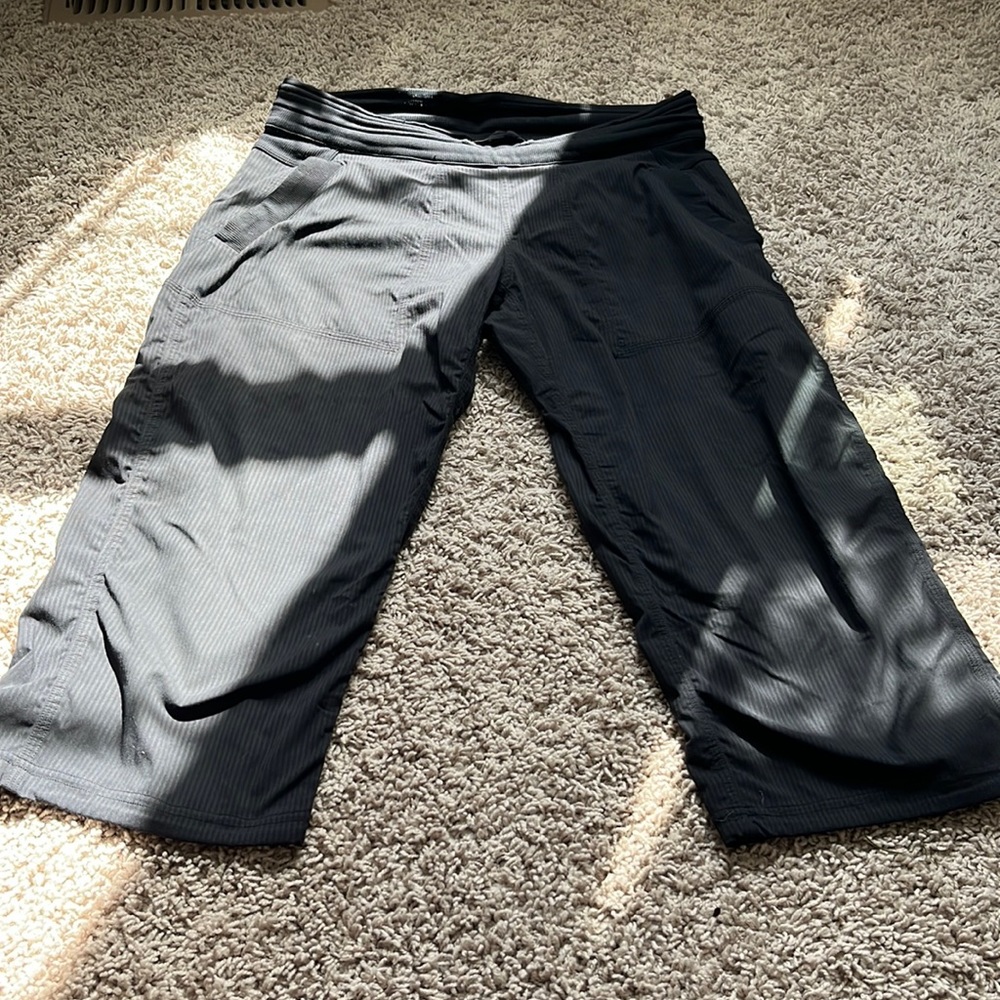 Lululemon capris